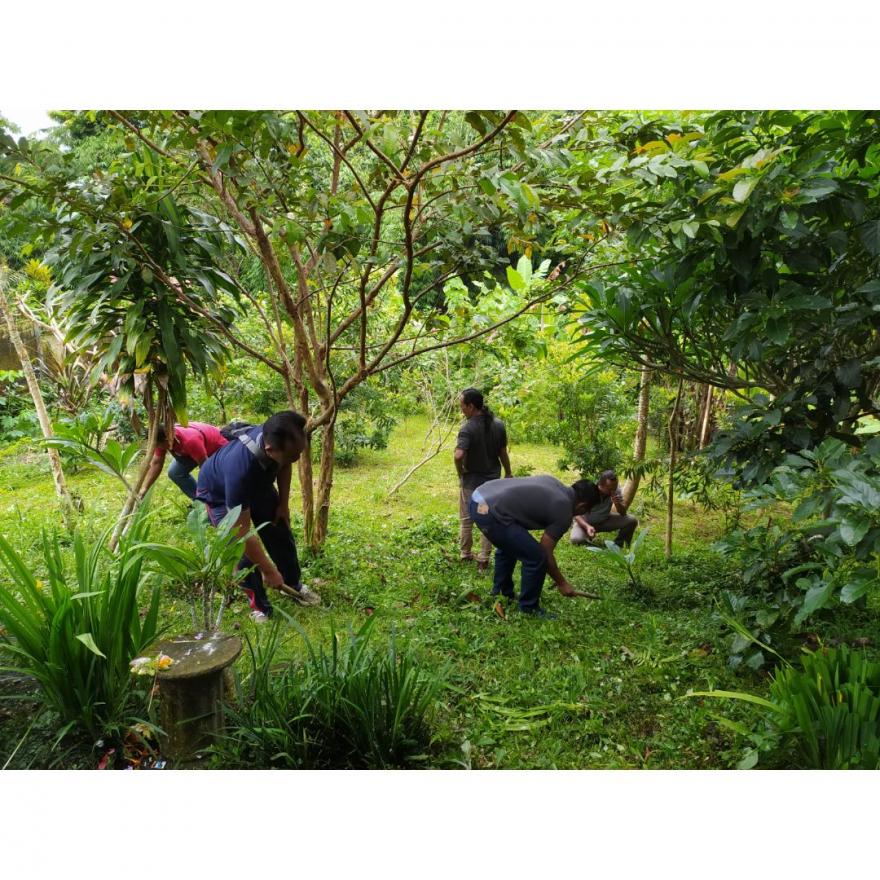 Giat Kebersihan Lingkungan dan Pemasangan Baliho Realisasi APBdes 2022 dan Baliho APBdes 2023